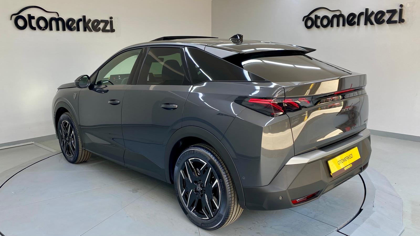 PEUGEOT 3008 7